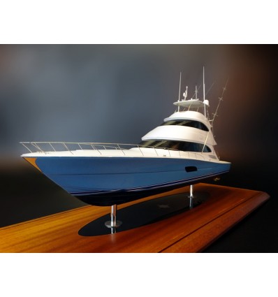 Custom Models - Viking Yachts - Viking 92 enclosed bridge with a skybridge custom model - Abordage