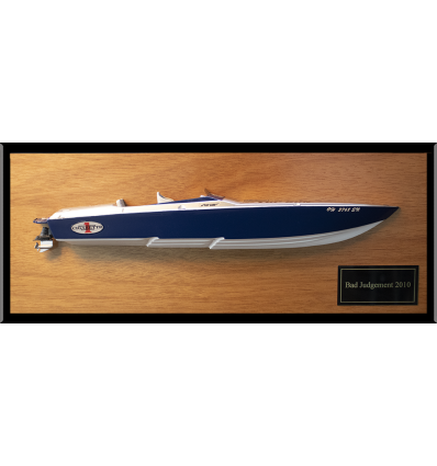 Cigarette 38 custom half model with deck details
