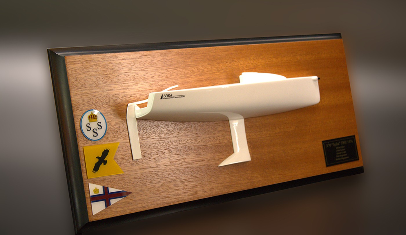 J-70 -JBoats striking half hull - Image 2