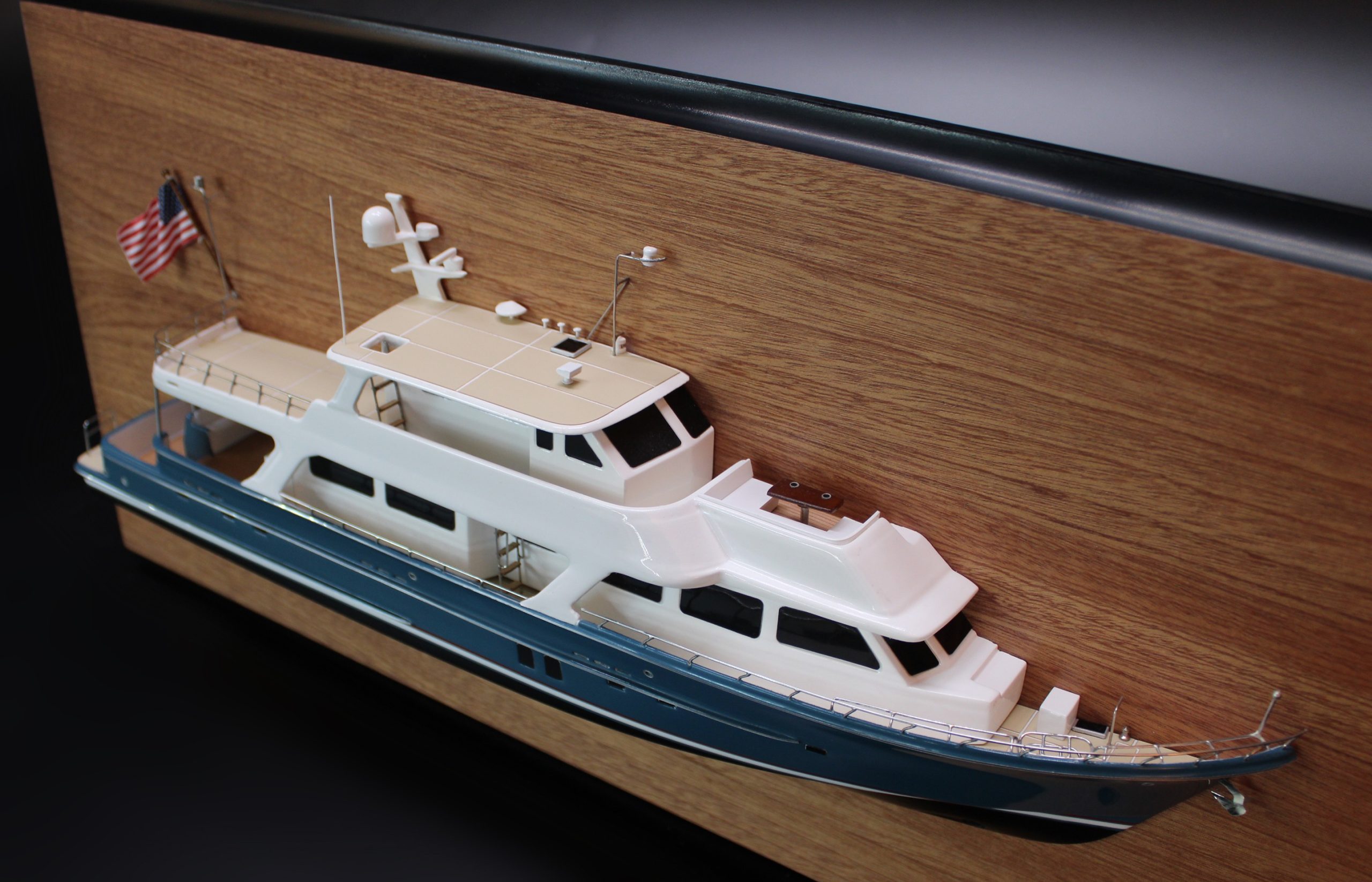 Offshore 90 custom half model - Image 2