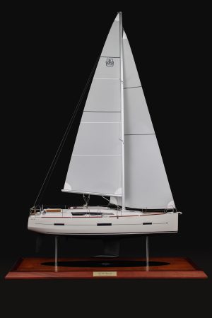 Beneteau Oceanis 40.1 Custom Yacht Model: Modern Cruising in Miniature