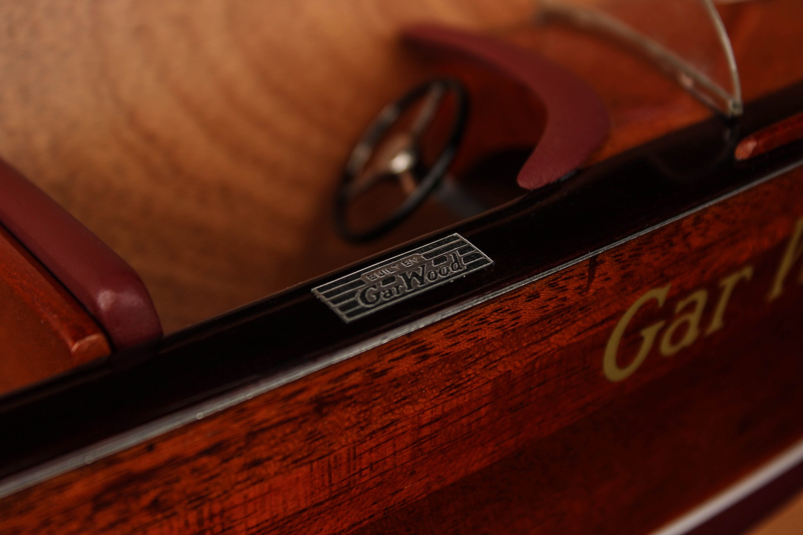 Own the Glamour: Gar Wood Utility 20.6 Half Model, Scale 1/12 - immagine 4