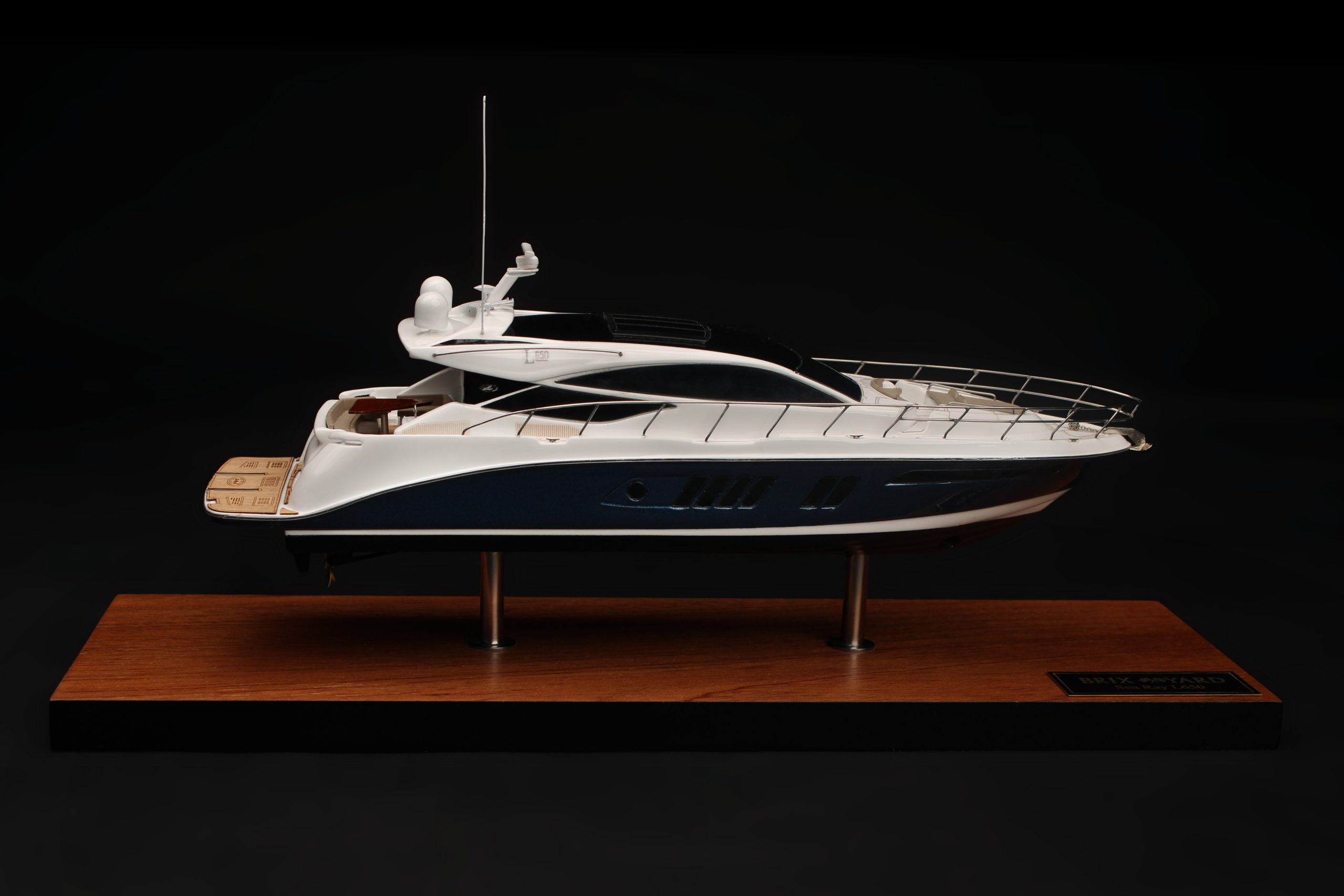 Sea Ray L650 Express-Custom Miniature - Image 2
