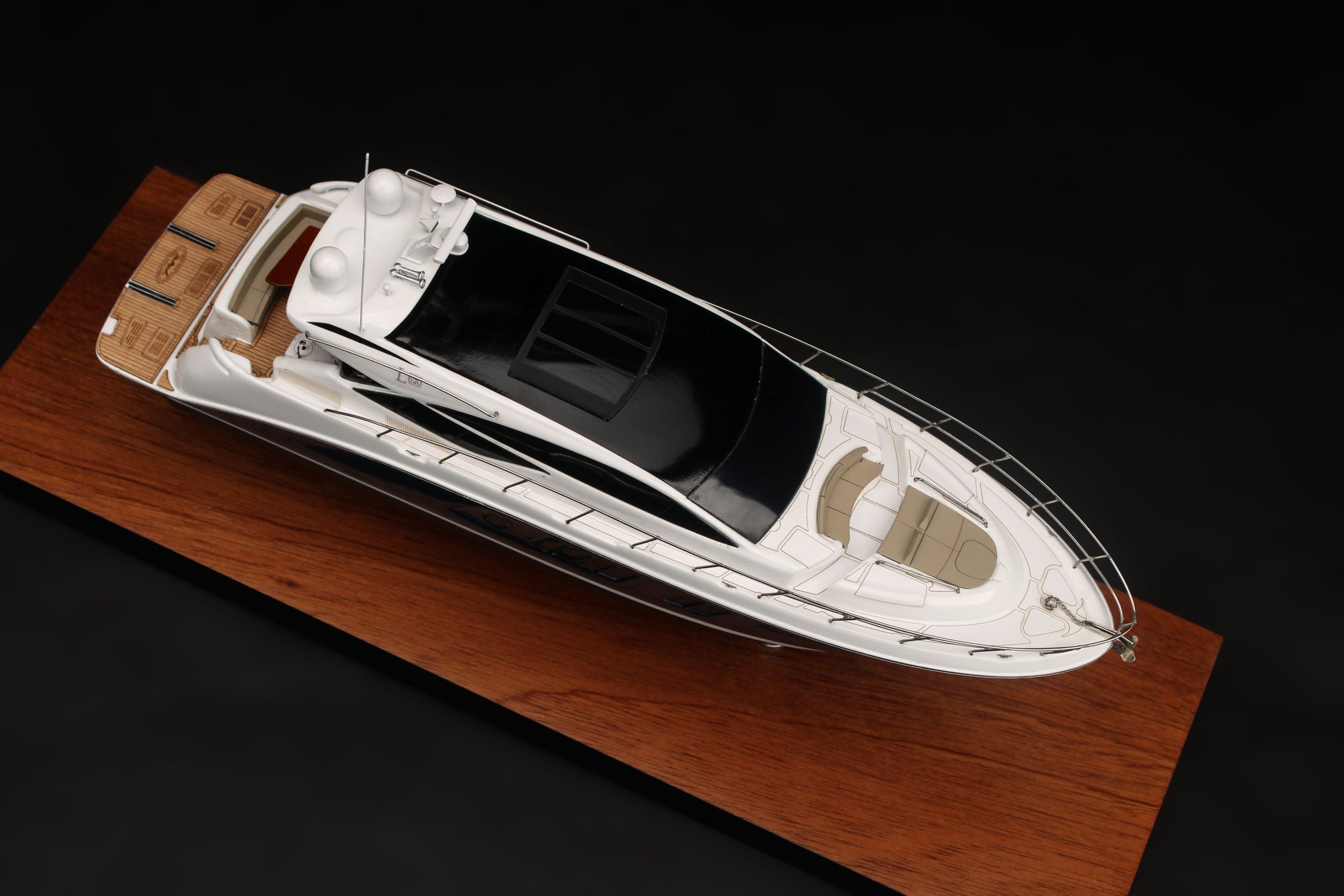 Sea Ray L650 Express-Custom Miniature - Image 5