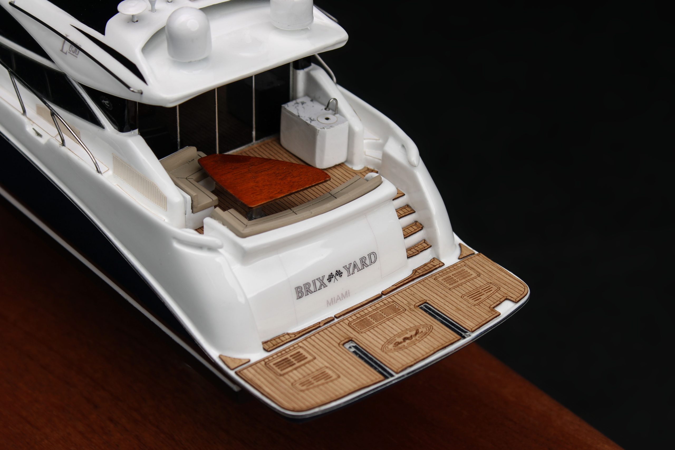 Sea Ray L650 Express-Custom Miniature - Image 7