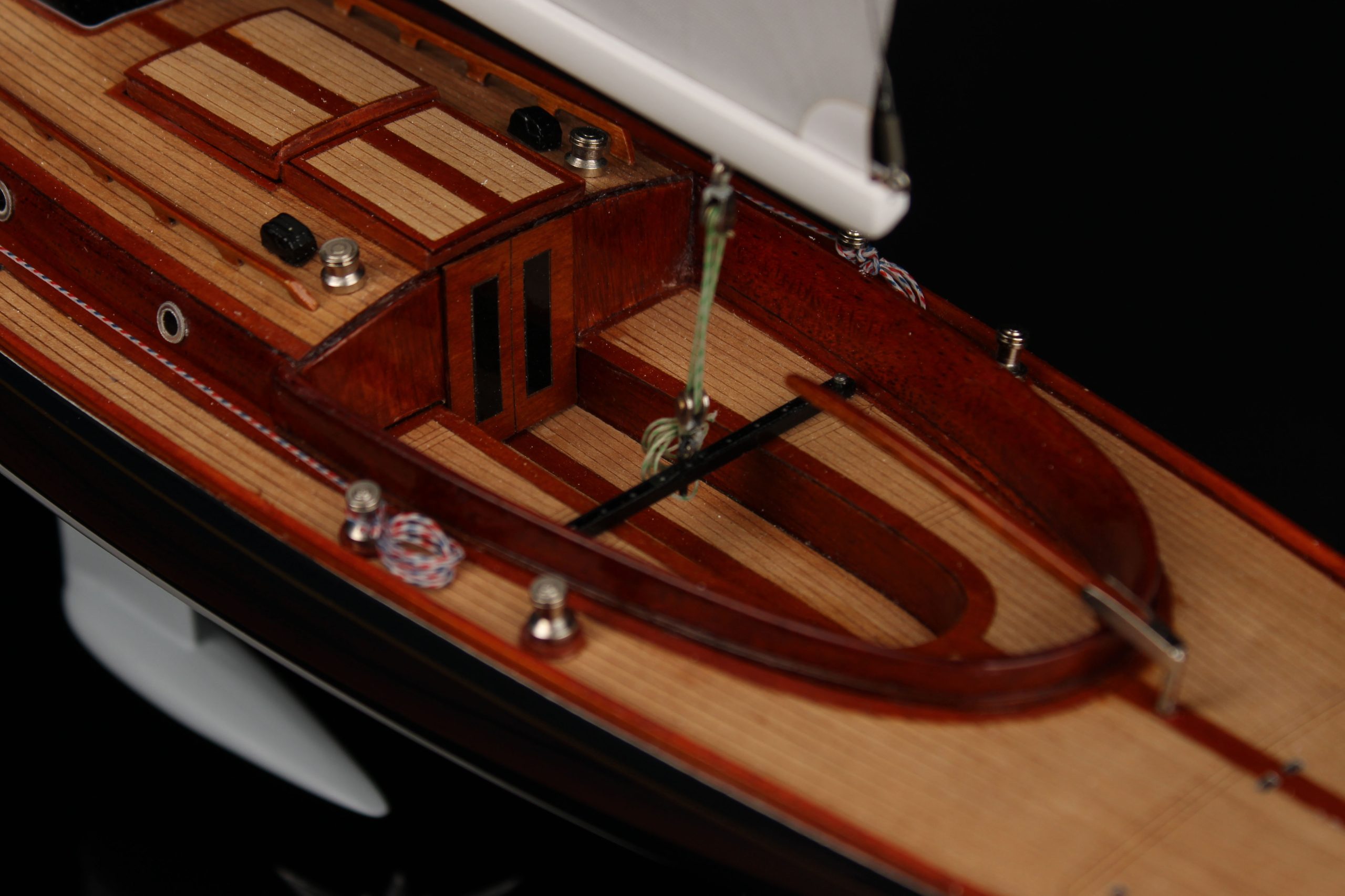 Spirit 46 "Bamboozle"-Custom Model+Desk Model – Image 5