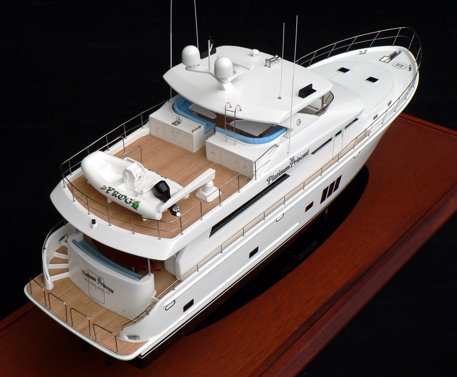 Custom Models - Ocean Alexander - Ocean Alexander 74 "Platinum Princess" - Abordage
