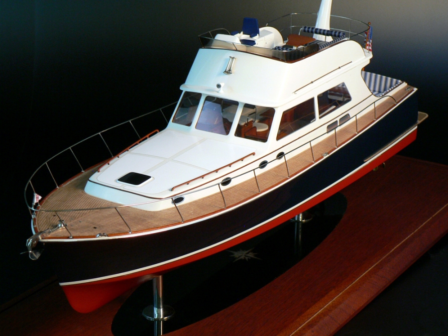 Custom Models - Vicem - Vicem 52 Classic Flybridge - Abordage