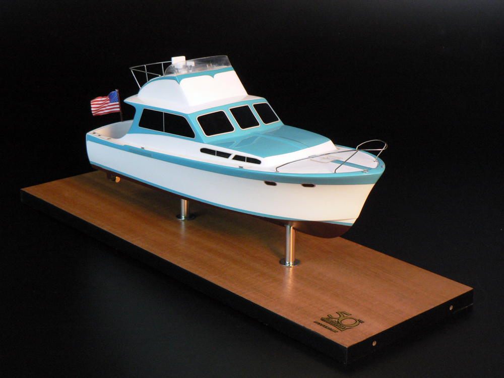 Modelos de escritorio - Hatteras - Modelo de escritorio Hatteras 41 1960 Knit Wits - Abordaje