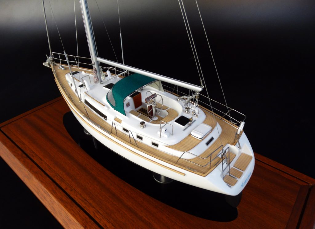 Custom Models - - Beneteau Oceanis 44 Central Cockpit - Abordage
