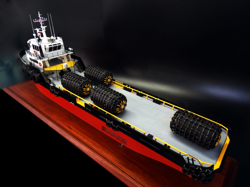 Custom Models - - 190' Supply Boat Josephine K Miller 2009 - Abordage