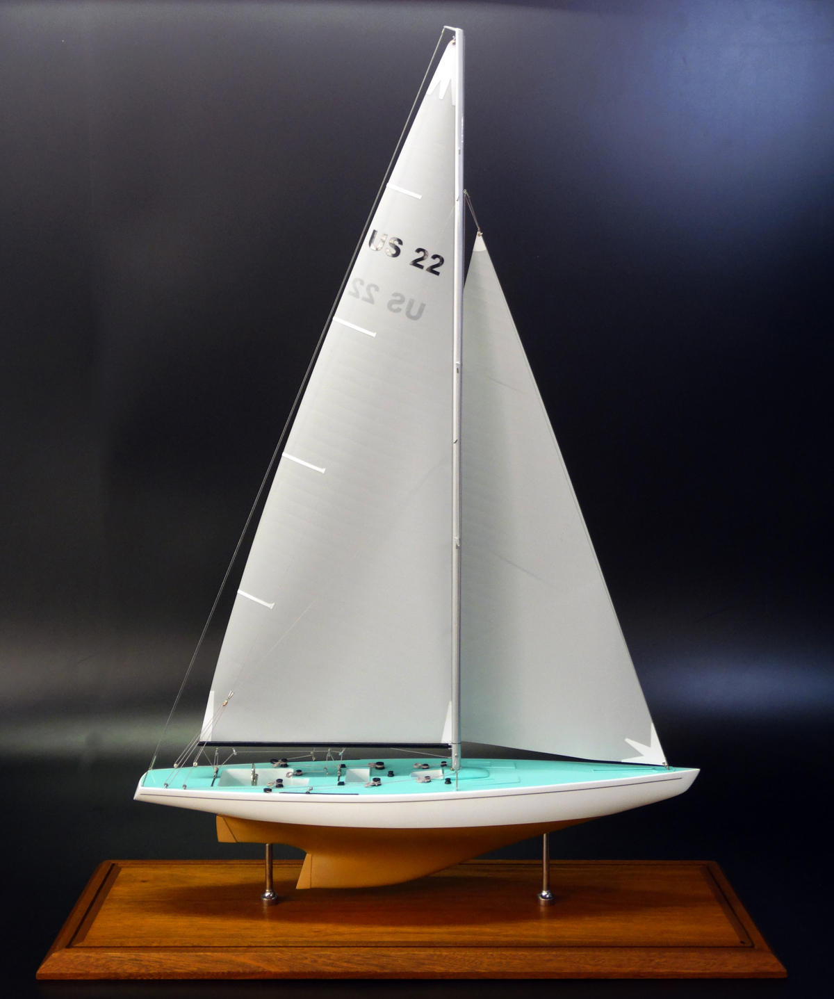 America's Cup Boats - - Intrepid 1967 - Abordage