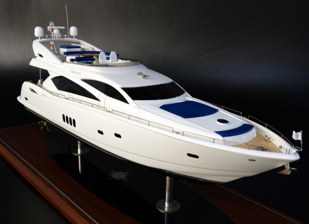 Custom Models - Sunseeker - SUNSEEKER 82 MOTOR YACHT "BIENAVENTURANZA V" - Abordage