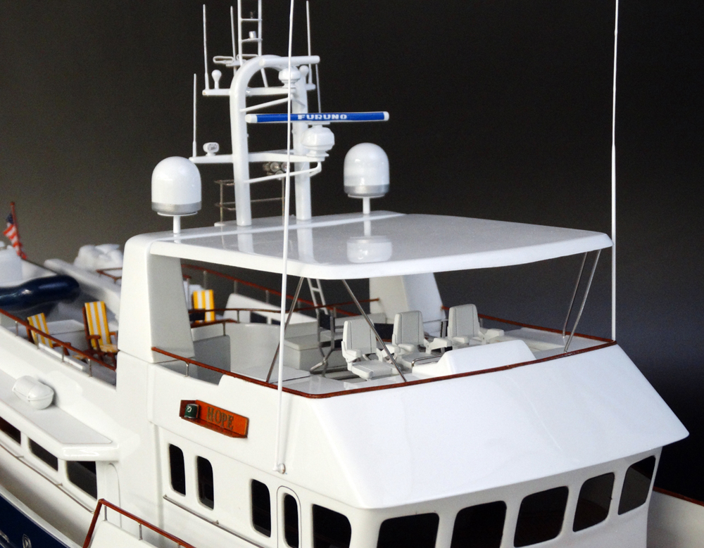 Custom Models - Palmer Johnson - PALMER JOHNSON 90 "HOPE" - Abordage