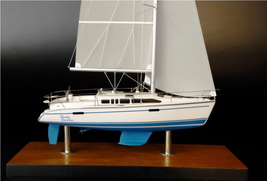 Custom Desk Models - Marlow Hunter - Hunter 33 desk model - Abordage