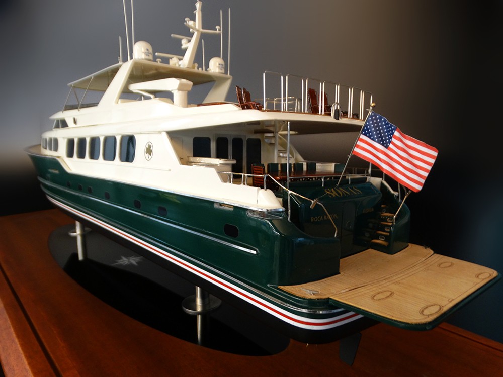 Custom Models - Broward - Broward 126 custom model - Abordage