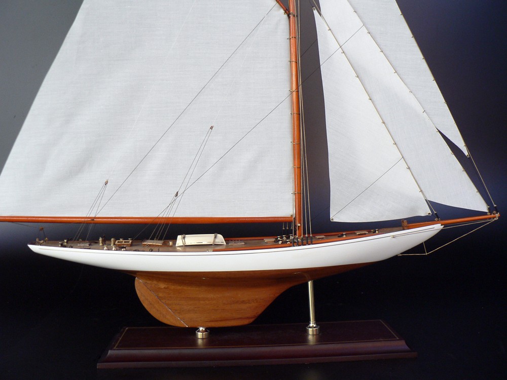 America's Cup Boats - - Columbia 1899 - Abordage