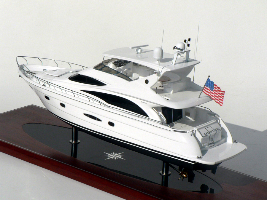 Custom Models - Carver Marquis - Carver Marquis 65 "Relentless" - Abordage