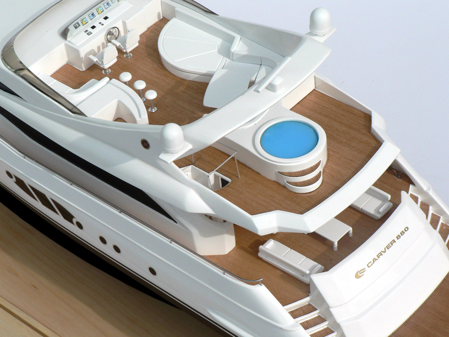 Custom Models - Carver Marquis - Carver Marquis 880 - Abordage