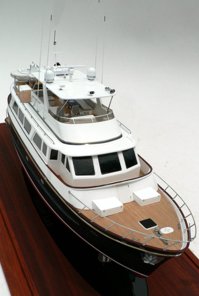 Custom Models - Cheoy Lee - Cheoy Lee "Ocean Star" - Abordage