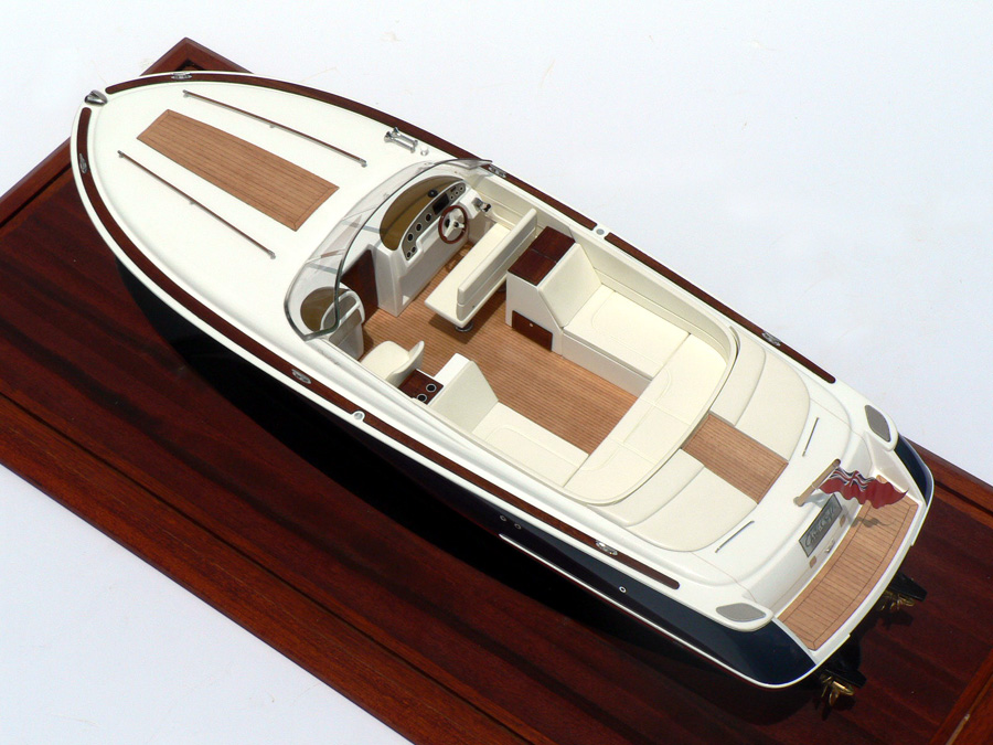 Custom Models - Chris Craft - Chris Craft 28 "Bravery" - Abordage