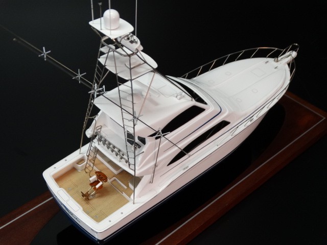 Custom Desk Models - Bertram - Bertram 630 custom model - Abordage