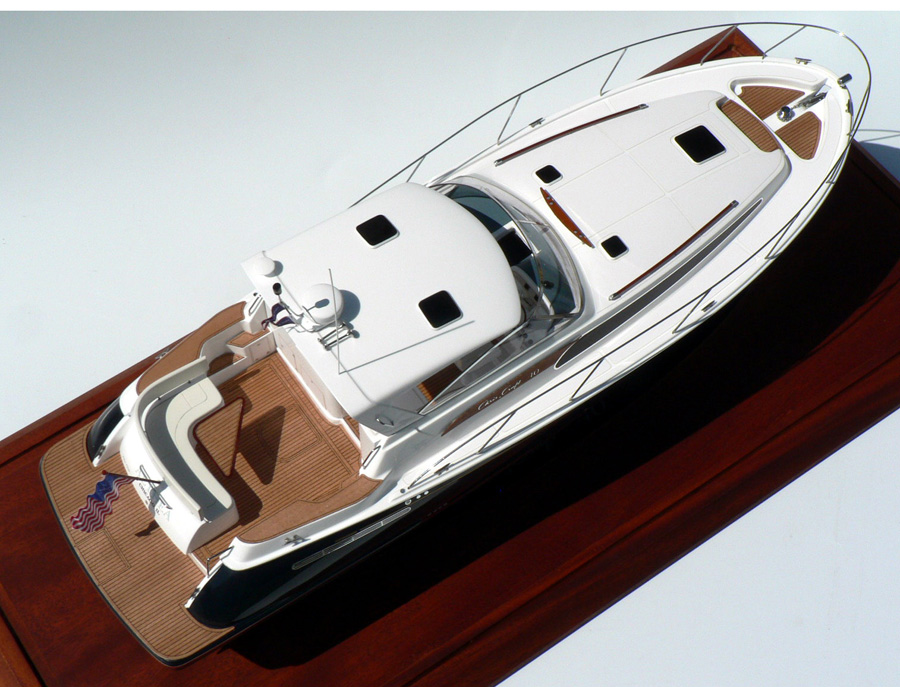 Custom Models - Chris Craft - Chris Craft Roamer 40 "Althea" - Abordage