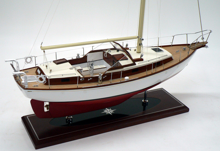 Custom Models - Chris Craft - Chris Craft Center Cockpit Motorsailor "No Redemption" - Abordage