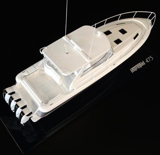 Custom Desk Models - Intrepid Powerboats - Intrepid 475 custom desk model - Abordage