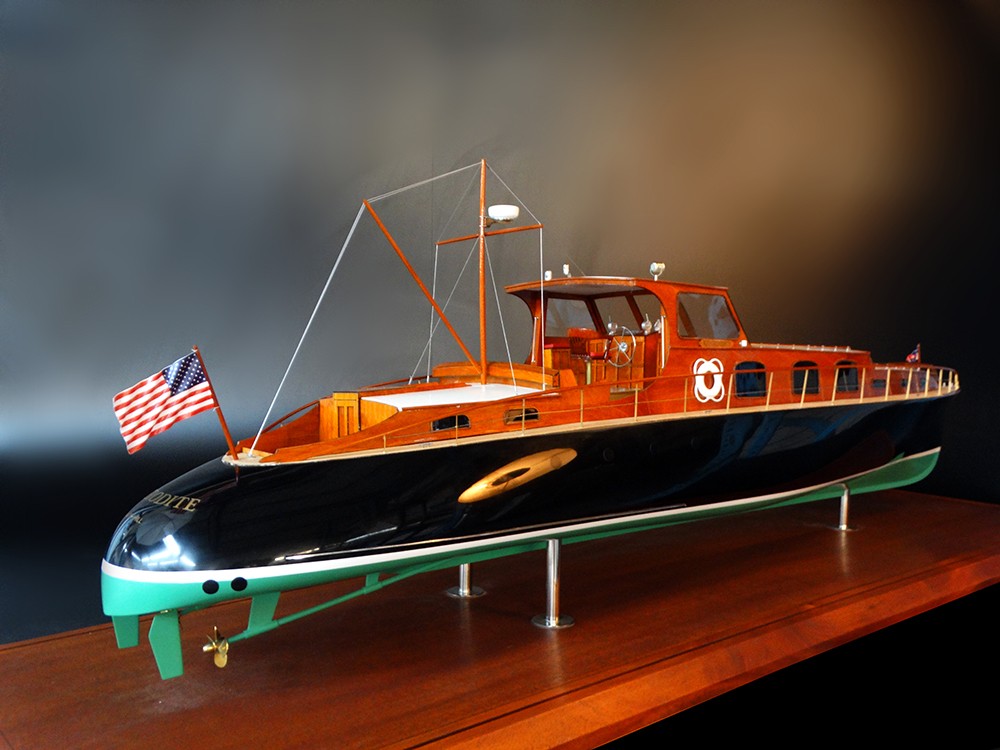 Custom Models - Brooklin Boat Yard - Classic 1937 Commuter Yacht 74 APHRODITE - Abordage