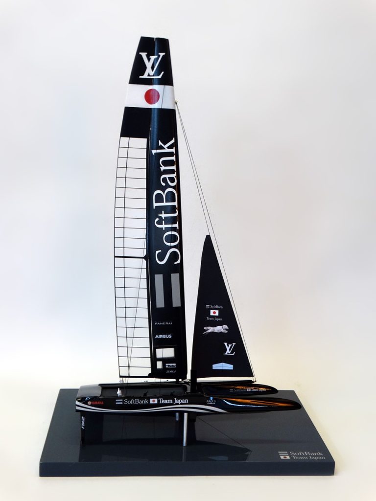 Fine Ship Models - - SoftBank Team Japan - Catamaran AC 50 - 2017 - desk model - Abordage