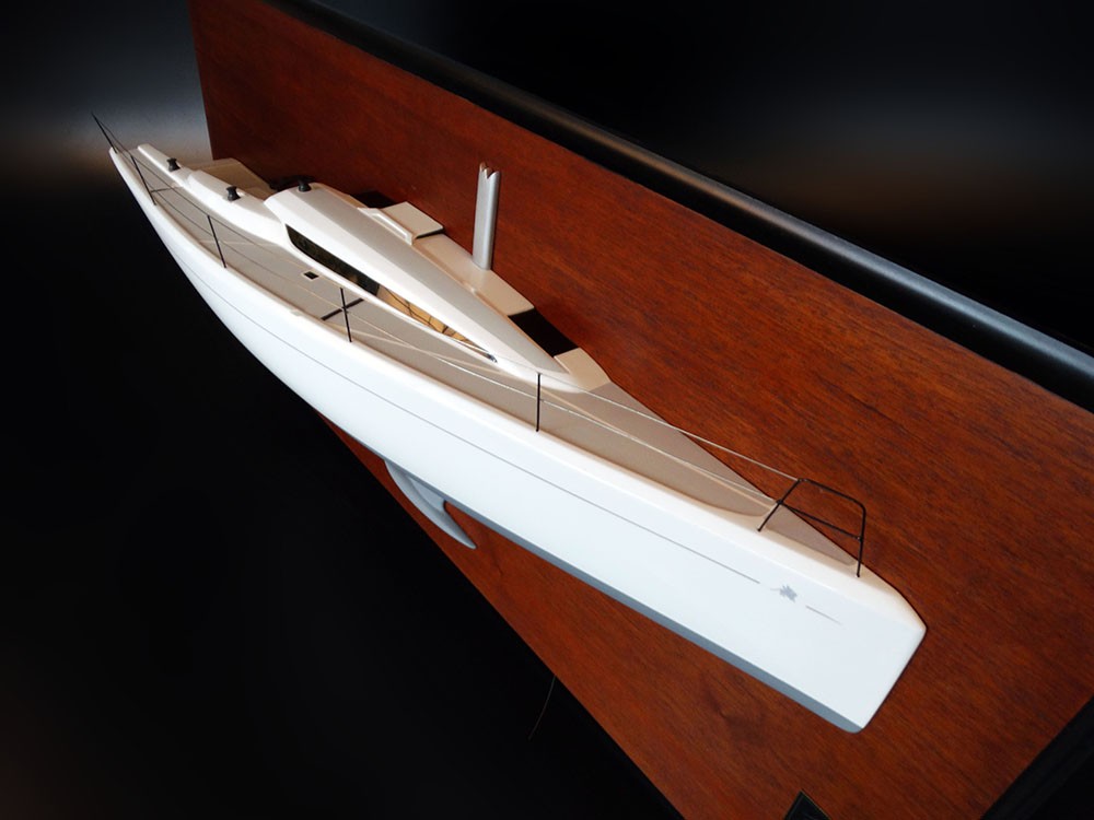 Custom Half Models - Italia Yachts - Italia Yachts 9.98 half model - Abordage