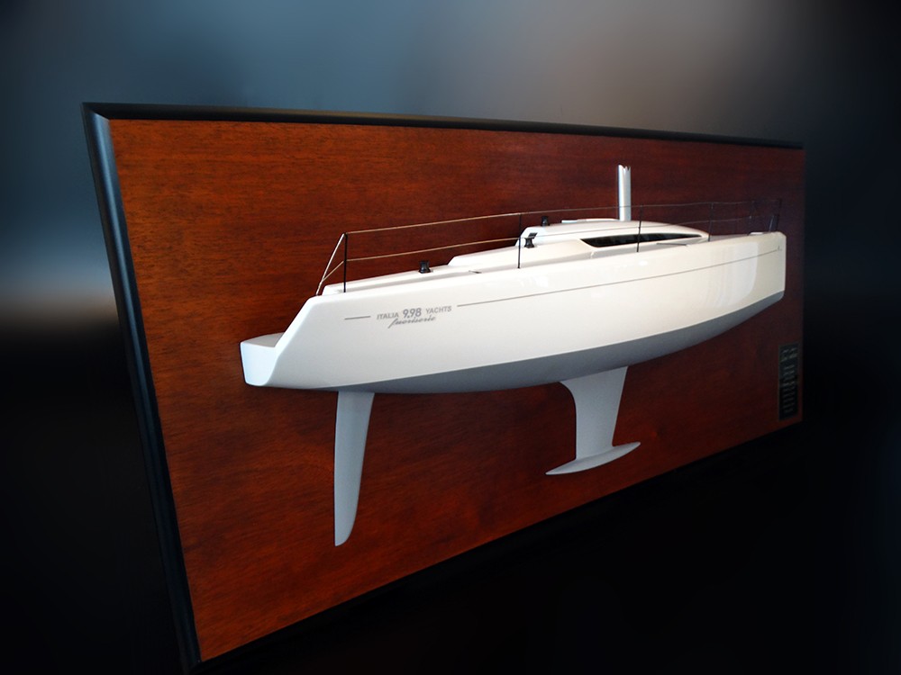 Custom Half Models - Italia Yachts - Italia Yachts 9.98 half model - Abordage