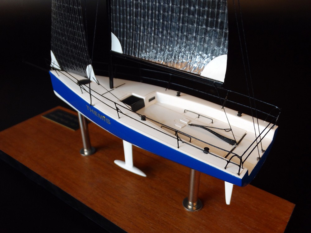 Custom Desk Models - C&C Yachts - C&C 30 "Themis" desk model - Abordage
