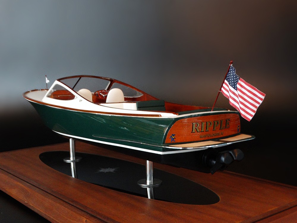 Custom Models - Hinckley - Hinckley Runabout 29 scale model - Abordage