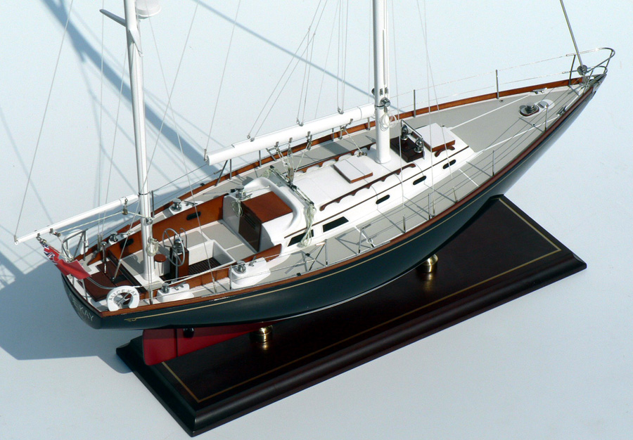 Custom Models - Hinckley - Hinckley Bermuda 40 "Alice Kay" - Abordage