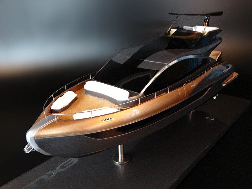 Custom Models - Lexus - Marquis-Lexus LY 650 custom model - Abordage