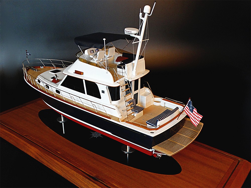 Custom Models - Grand Banks - Grand Banks Eastbay 46 Flybridge custom model - Abordage