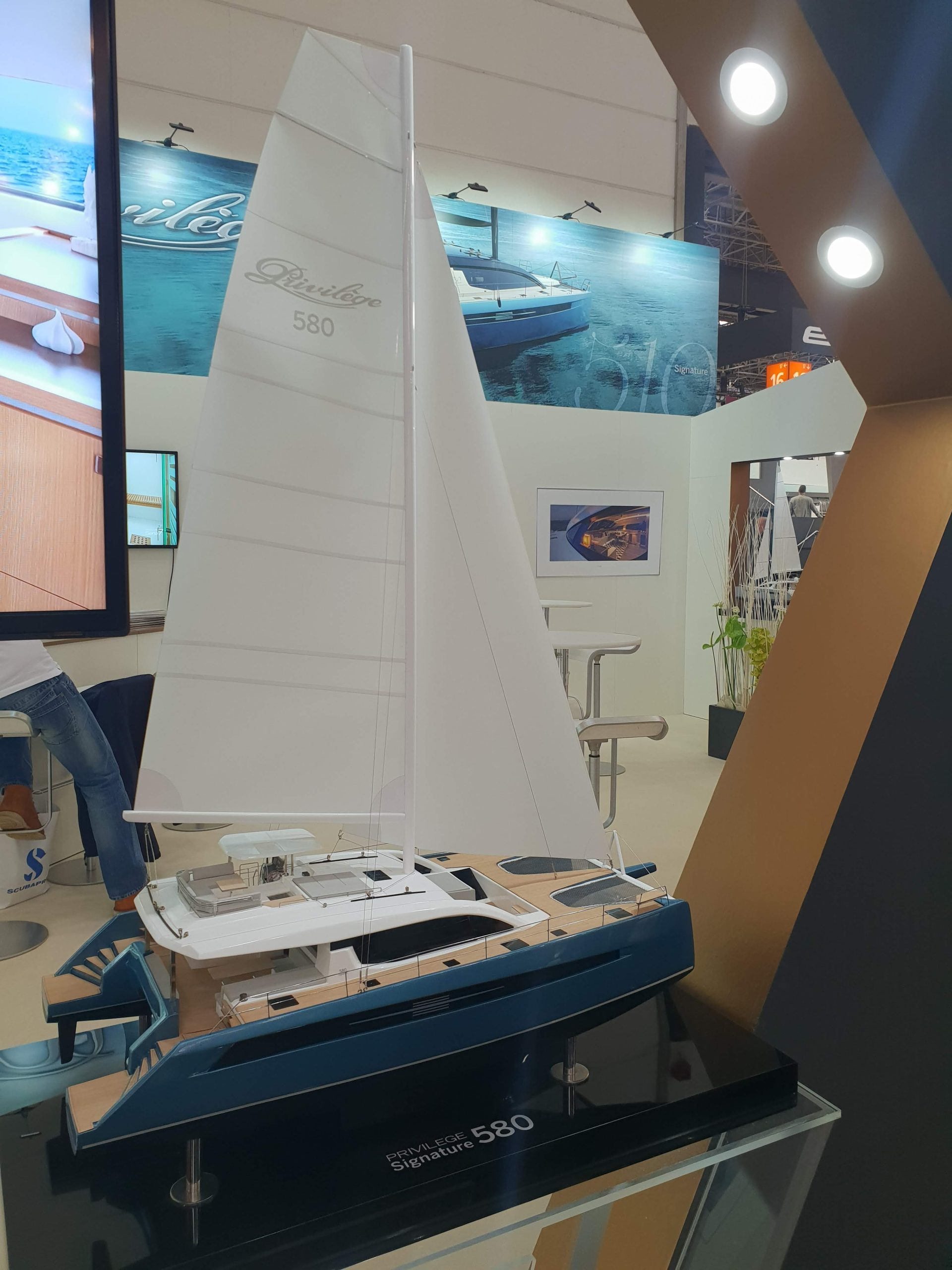 Custom Models - Privilège Marine - Privilege 580 Signature custom model - Abordage