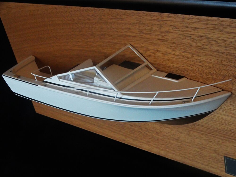 Custom Half Models - Bertram - Bertram Moppie 28 half model with deck details - Abordage