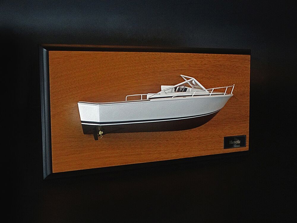 Custom Half Models - Bertram - Bertram Moppie 28 half model with deck details - Abordage