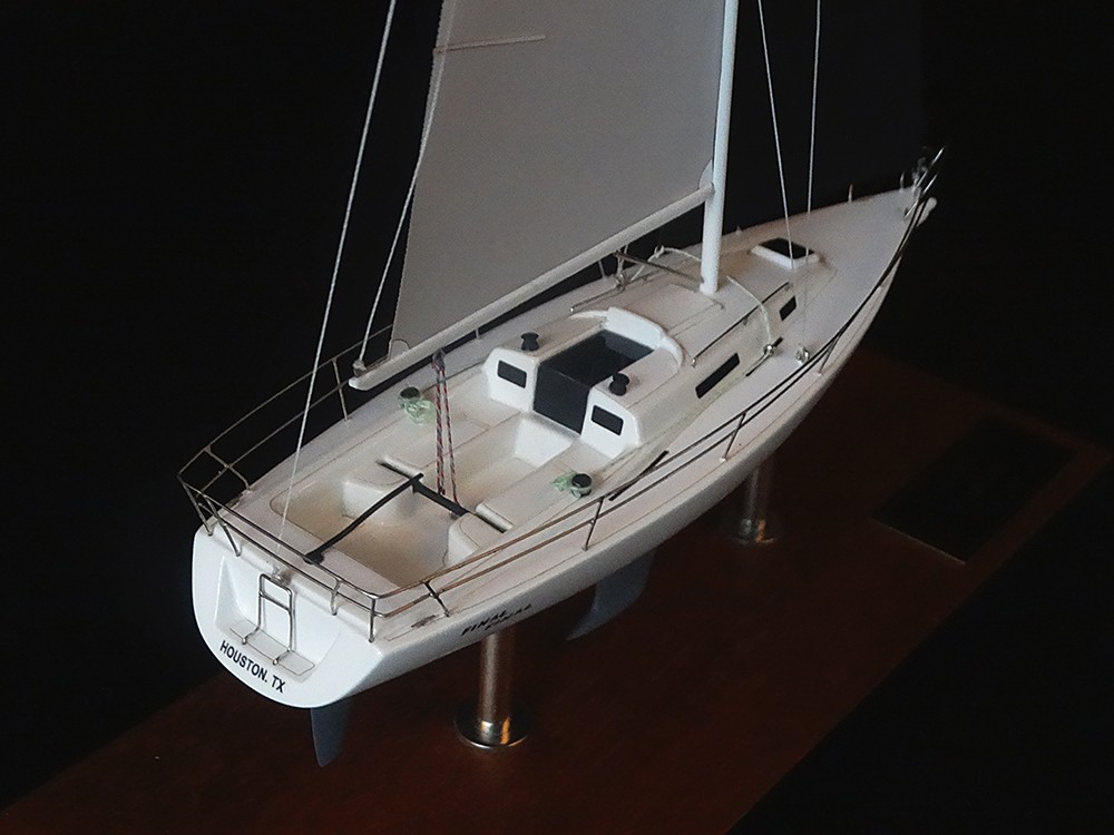 Custom Desk Models - JBoats - J105 custom desk model - Abordage