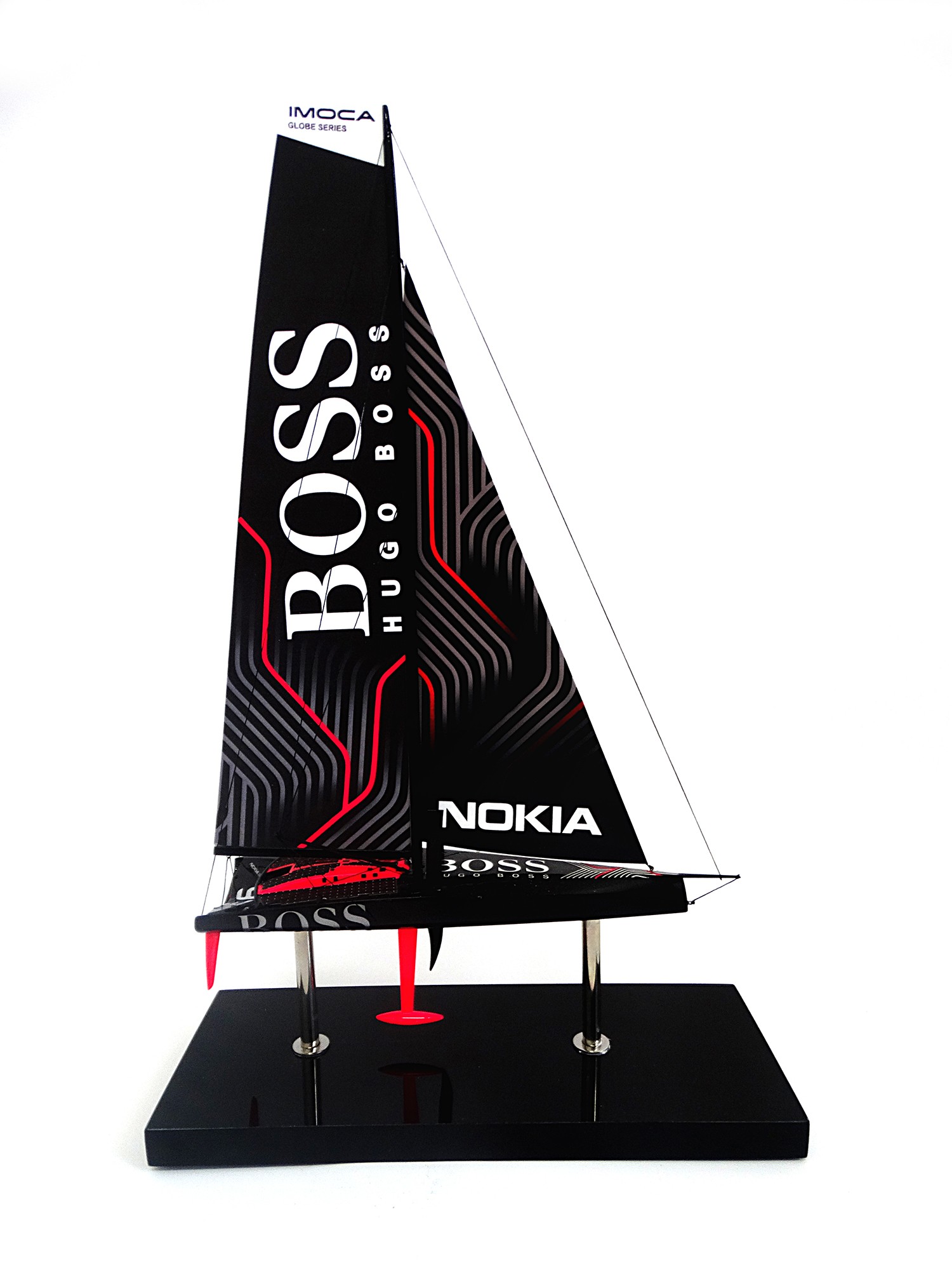 Custom Desk Models - - Alex Thomson racing's new 2020 HUGO BOSS yacht - Abordage