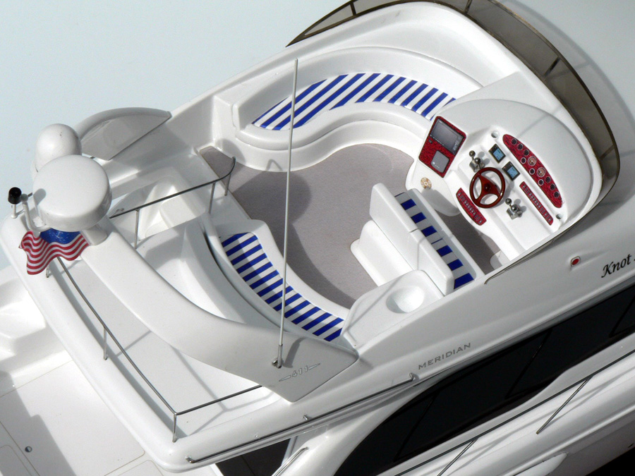 Custom Models - Meridian - Meridian 411 "Knot Home III" - Abordage