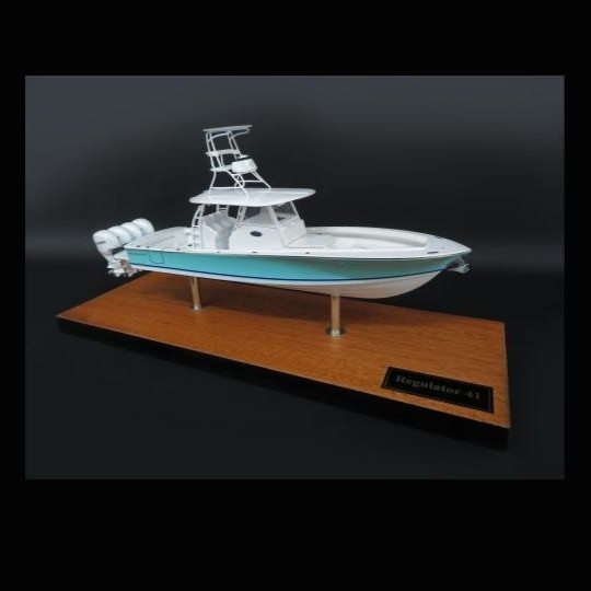 Custom Desk Models - Regulator Marine - Regulator 41 desk model - Abordage
