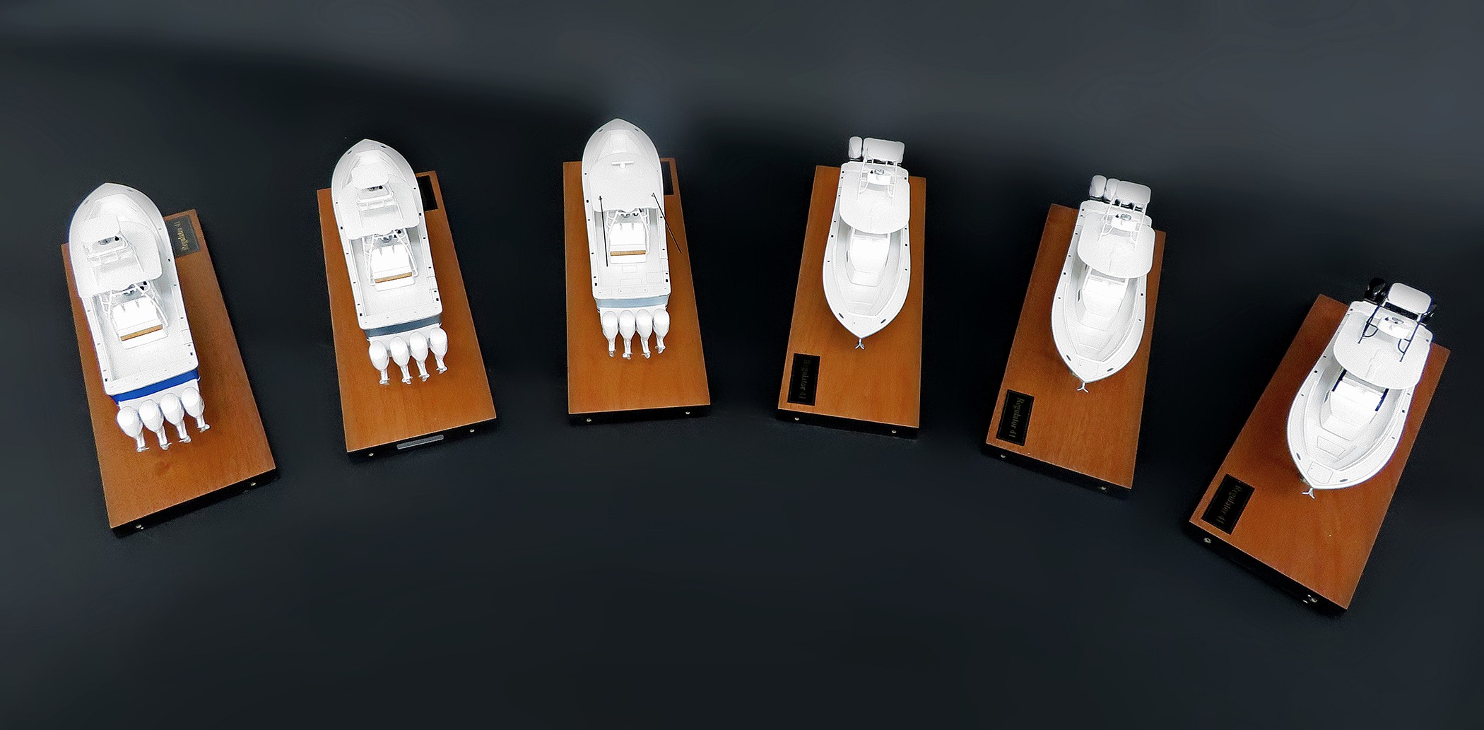 Custom Desk Models - Regulator Marine - Regulator 41 desk model - Abordage