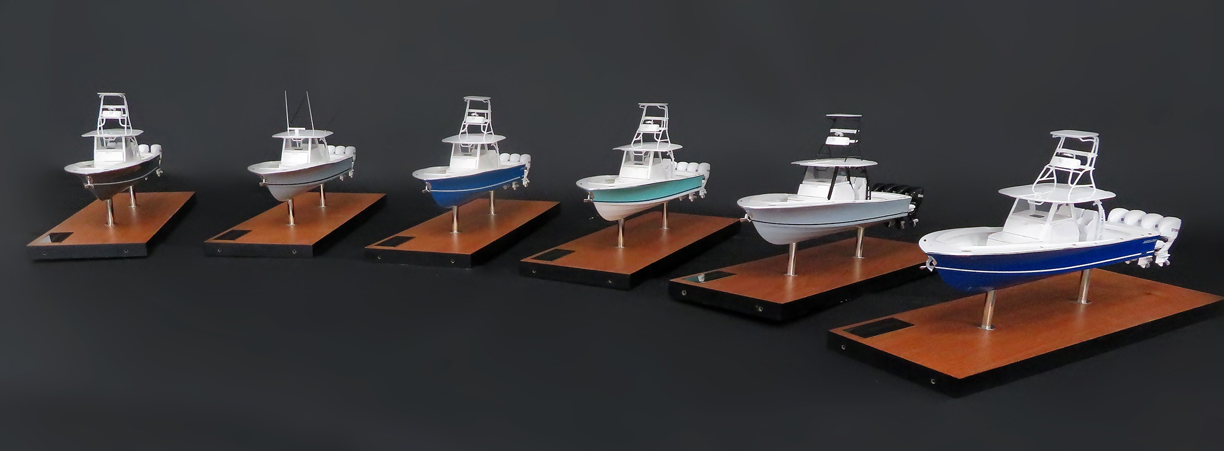 Custom Desk Models - Regulator Marine - Regulator 41 desk model - Abordage