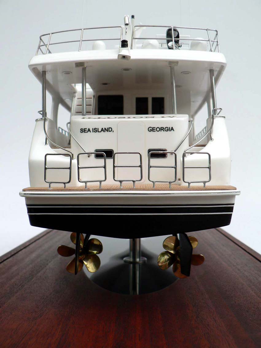 Custom Models - Outer Reef - Outer Reef 80 "Illusion IV" - Abordage