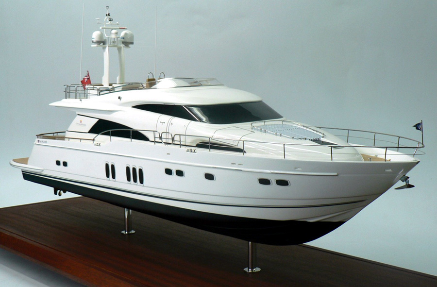 Custom Models - Fairline - Fairline Squadron 78 - Abordage
