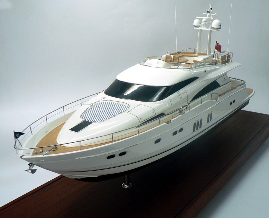 Custom Models - Fairline - Fairline Squadron 78 - Abordage